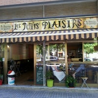 Foto tirada no(a) Les Petits Plaisirs por Cathelyne L. em 6/15/2012