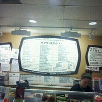 3/29/2012 tarihinde Edson F.ziyaretçi tarafından Manhattan Sandwich Co.'de çekilen fotoğraf