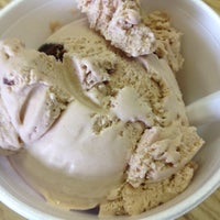 7/10/2012 tarihinde Beverly O.ziyaretçi tarafından Goose Bros. Ice Cream'de çekilen fotoğraf