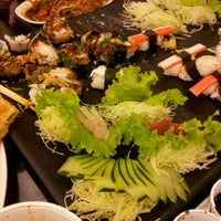 Photo taken at Kame Sushi by Kazu Y. on 8/11/2012