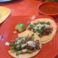 รูปภาพถ่ายที่ Maria&amp;#39;s Mexican Restaurant โดย Cory เมื่อ 2/3/2012