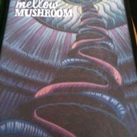 Foto diambil di Mellow Mushroom oleh Taren B. pada 5/2/2012