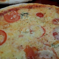 Photo taken at Pizzeria Gallus by Abdullah A. on 9/7/2011