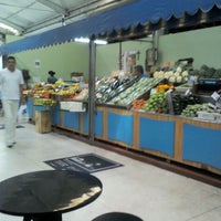 Photo taken at Mercado Municipal Dr. Américo Sugai by fabiana m. on 1/19/2012