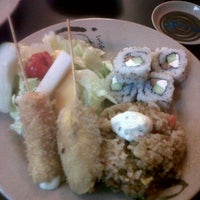 Photo taken at Sushi Washoku by Ana Laura G. on 6/4/2012