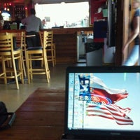 9/27/2011 tarihinde Michael R M.ziyaretçi tarafından Deck House Bar And Grill'de çekilen fotoğraf