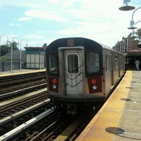 Photo taken at MTA Subway - Freeman St (2/5) by 0zzzy on 6/13/2011