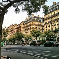 Photo taken at Boulevard Saint-Marcel by Guillaume on 10/2/2011