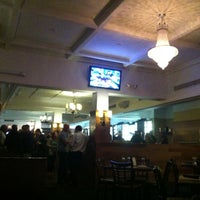 Photo prise au Butterfield 8 Restaurant &amp;amp; Lounge par Alex P. le4/12/2012