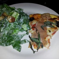 Photo taken at Giovanni&amp;#39;s Trattoria &amp;amp; Pizzeria by Candyce S. on 8/21/2012