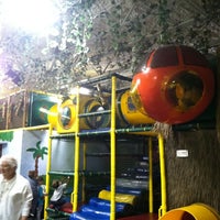 4/28/2012에 Jeff T.님이 Party Jungle에서 찍은 사진