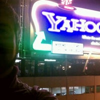 Photo taken at Yahoo! Sign by Gentry on 12/9/2011