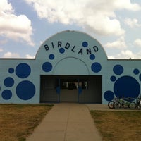 รูปภาพถ่ายที่ Birdland Pool โดย Teva D. เมื่อ 7/26/2011