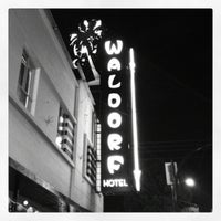 รูปภาพถ่ายที่ Hotel at the Waldorf โดย Lorraine S. เมื่อ 7/15/2012