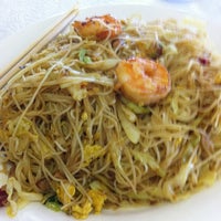 Foto diambil di Chef Cao&#39;s Chinese ReStaurant oleh Mark C. pada 3/10/2011