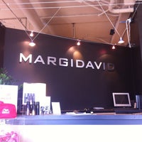 Foto tomada en MargiDavid Salon  por Chris S. el 8/11/2012