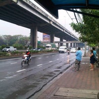 Photo taken at BMTA Bus Stop ไปรษณีย์ตลิ่งชัน (Taling Chan Post Office) by Suttha N. on 1/30/2012