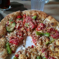 9/2/2011 tarihinde Lee A.ziyaretçi tarafından Napa Wood Fired Pizzeria'de çekilen fotoğraf