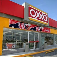 Photo taken at Oxxo by Aldo Tonathiu R. on 8/26/2012