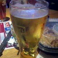 Photo taken at Applebee&amp;#39;s Grill + Bar by Johnny A. on 10/3/2011