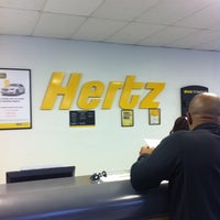 Foto tomada en Hertz  por HighTrip el 11/8/2011