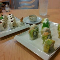 Foto scattata a Sushi Karai da Doris il 10/8/2011