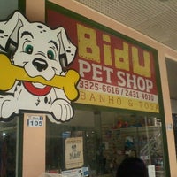 Photo taken at Bidu Pet Shop by Luiz Pinho on 7/23/2012