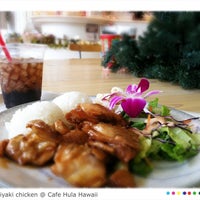 Photo taken at Cafe HuLa Hawaii by Stephanie on 11/9/2011