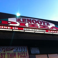 Foto diambil di Kenootz Pizza oleh Brian D. pada 2/27/2012