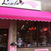 Photo taken at Lulu&amp;#39;s Sweet Shoppe by Randy B. on 6/4/2011