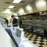 Снимок сделан в Fernando&#39;s Wedgewood Pizza пользователем Richard O. 3/30/2012