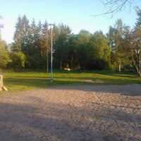 Photo taken at Viertolanrannan koira-aitaus by Matti P. on 6/8/2012