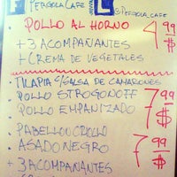 2/24/2012 tarihinde Mauricio Gómez - P.ziyaretçi tarafından La Pergola Cafe'de çekilen fotoğraf