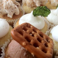 รูปภาพถ่ายที่ Prohibition Bakery โดย doug j. เมื่อ 8/26/2012