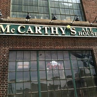 Foto tomada en McCarthy&amp;#39;s Downtown  por Alexander R. el 7/14/2012