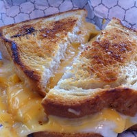 รูปภาพถ่ายที่ MLT Cheese Steaks and Grilled Cheese. โดย Kelly R. เมื่อ 9/5/2012