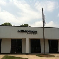 Foto tomada en Hendrick Automotive Group  por Earl N. el 6/23/2012
