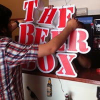 รูปภาพถ่ายที่ The Beer Box โดย BeerBox STAFF เมื่อ 3/17/2012