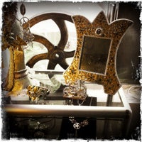 รูปภาพถ่ายที่ Clockwork Couture โดย Donna R. เมื่อ 7/18/2011