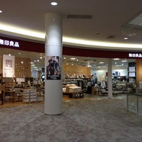 Photo taken at MUJI by ばぁのすけ39号 on 8/18/2012