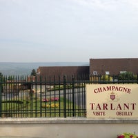 Das Foto wurde bei Champagne Tarlant von Destiny am 9/5/2012 aufgenommen