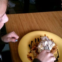 Снимок сделан в Off The Waffle пользователем amanda h. 3/25/2012