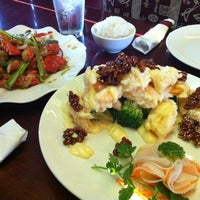 Photo taken at Eastern Pearl Chinese Restaurant by XX C. on 9/6/2012