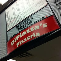 Снимок сделан в DiPiazza&amp;#39;s Pizzeria пользователем Jim W. 4/1/2012