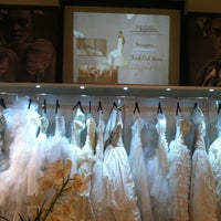 Das Foto wurde bei Bridal Reflections von Jacqueline B. am 1/27/2012 aufgenommen