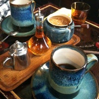 Photo taken at カフェ ハイチ (Cafe HAITI) 新宿本店 by Takayuki S. on 10/17/2011