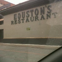 Das Foto wurde bei Houston&#39;s von Ricardo S. am 3/30/2011 aufgenommen