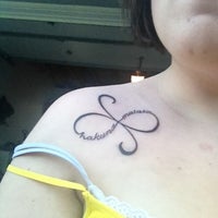 6/3/2012에 Kelly F.님이 Ultimate Arts Tattoo에서 찍은 사진