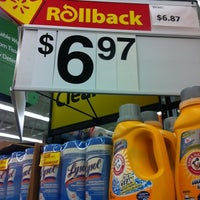 Das Foto wurde bei Walmart von Teresa am 8/15/2012 aufgenommen
