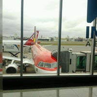 Photo taken at Check-in Avianca by Led B. on 9/25/2011